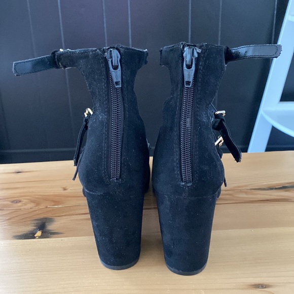 Velvet heels - Picture 3 of 3